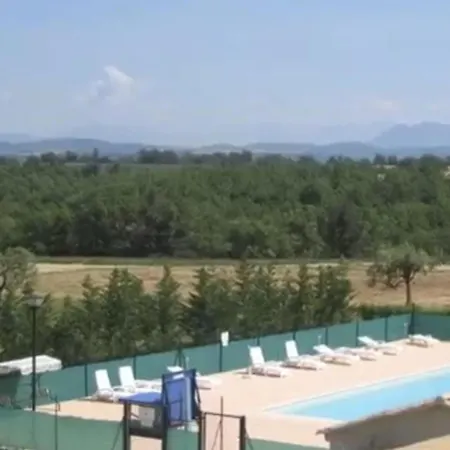 Familial Paisible Avec Piscine Au Coeur De Valensole - Fr-1-822-3 アパート *