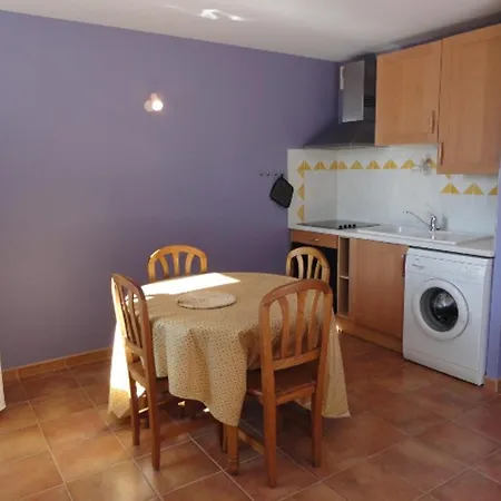 Familial Paisible Avec Piscine Au Coeur De Valensole - Fr-1-822-3 *